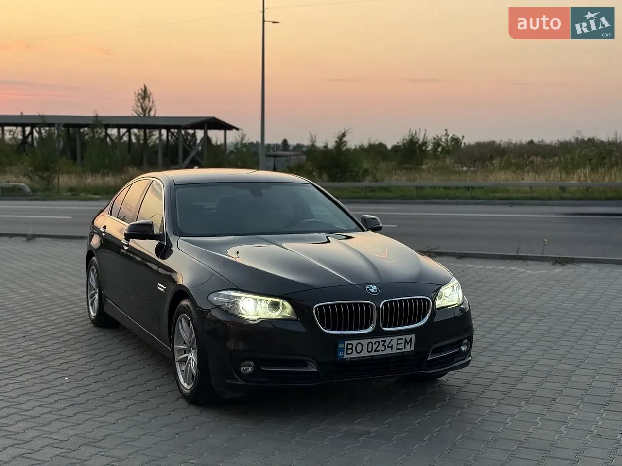 BMW 5 Series 2016 photo 2