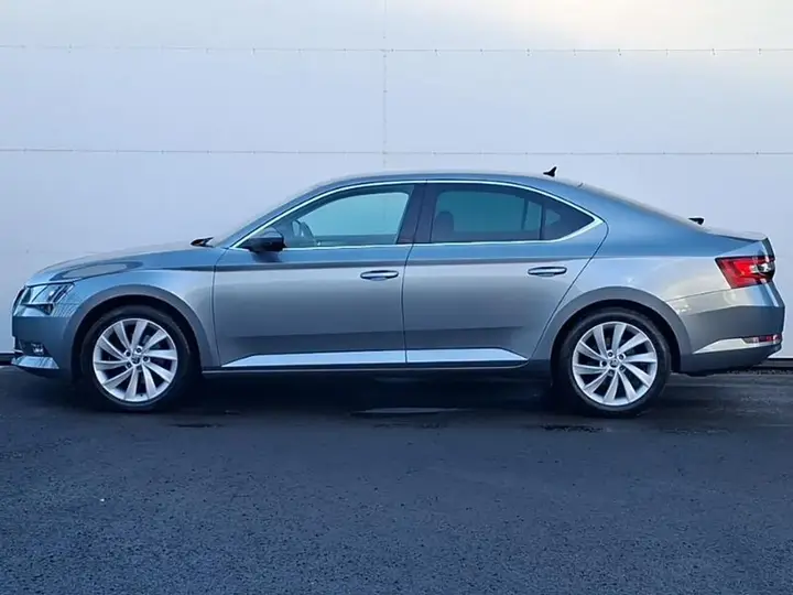 Skoda Superb 2018 photo 4