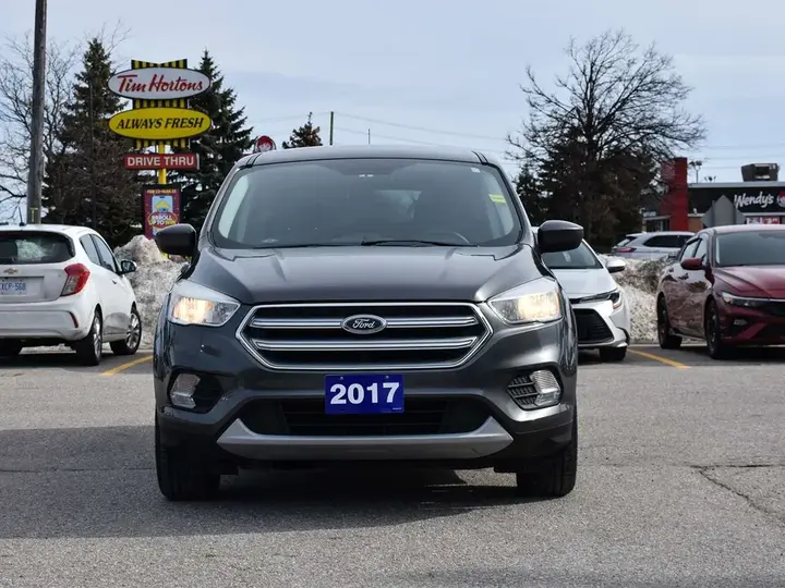 Ford Escape 2017 photo 2