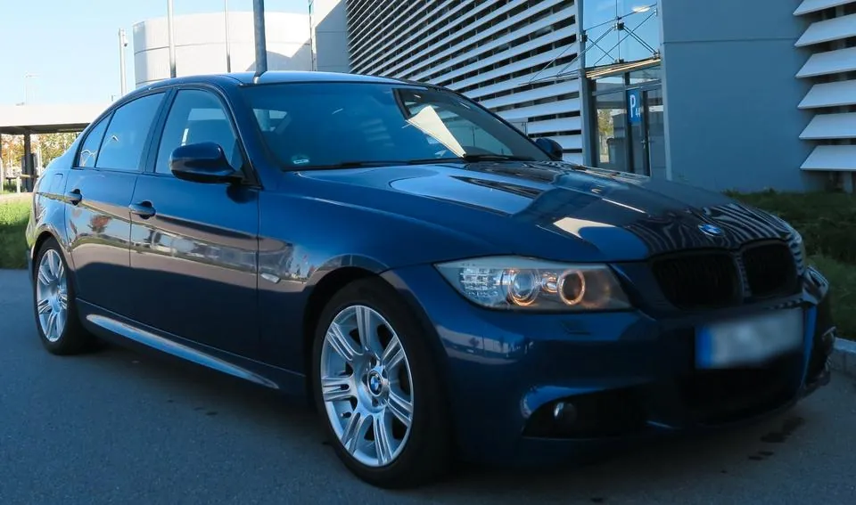 BMW E90