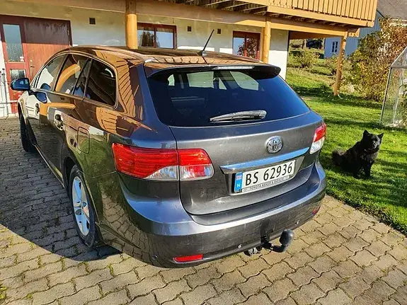 Toyota Avensis 2013 photo 4