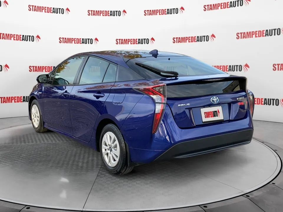 Toyota Prius 2017 photo 3