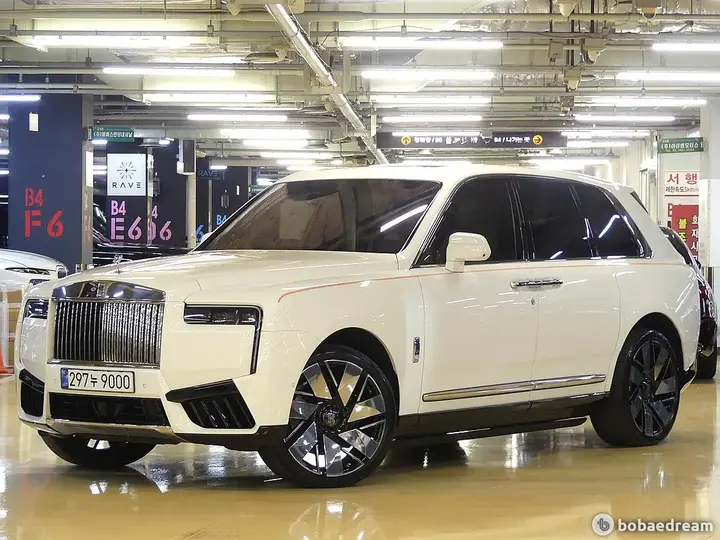 Rolls-Royce Cullinan 2025 photo 2