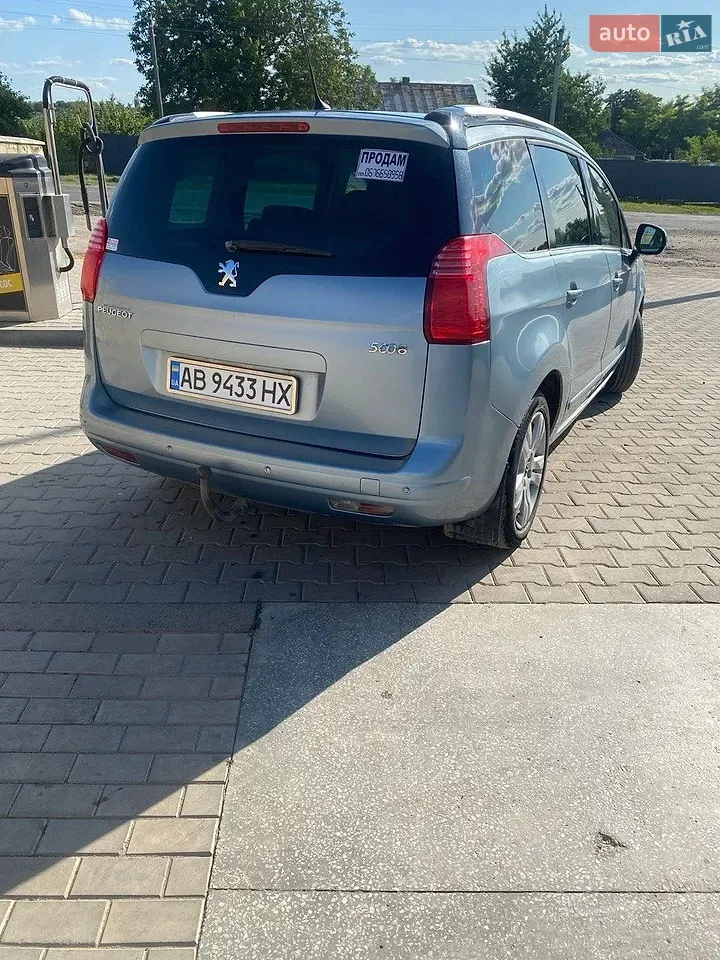 Peugeot 5008 2012 photo 4