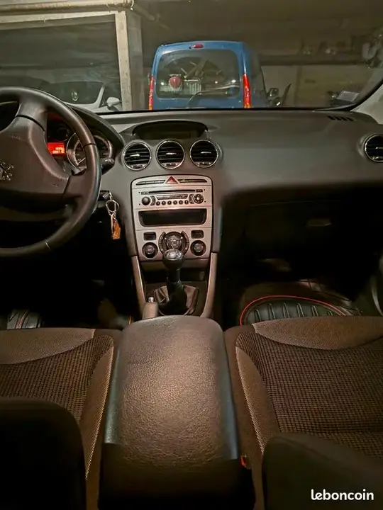 Peugeot 308 2010 photo 3