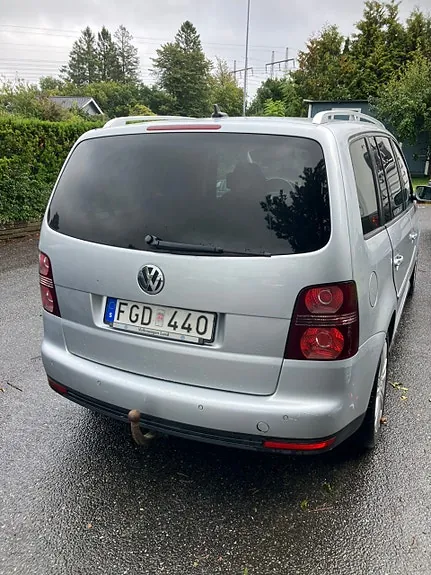 Volkswagen Touran 2008 photo 2