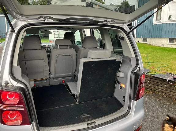 Volkswagen Touran 2008 photo 4