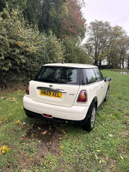Mini One 2010 photo 2