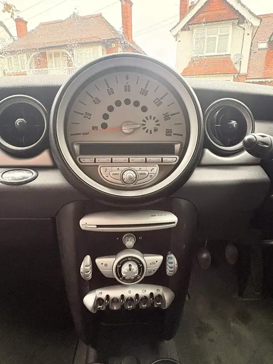 Mini One 2010 photo 3