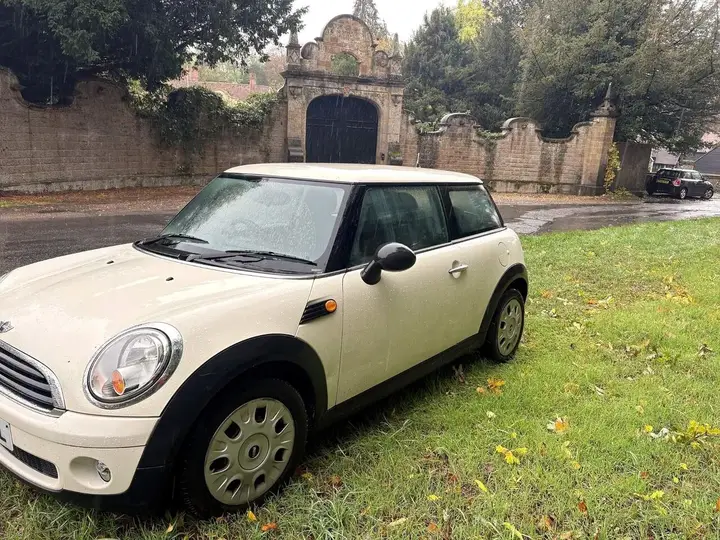 Mini One 2010 photo 5