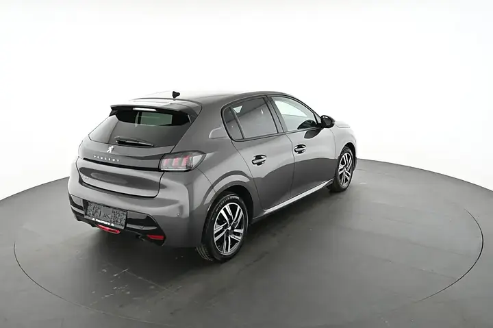 Peugeot 208 2024 photo 2
