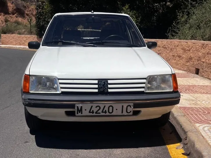 Peugeot 205