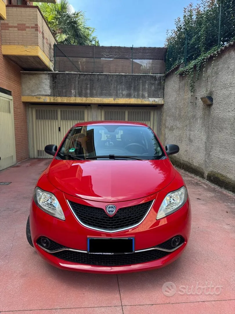 Lancia Ypsilon