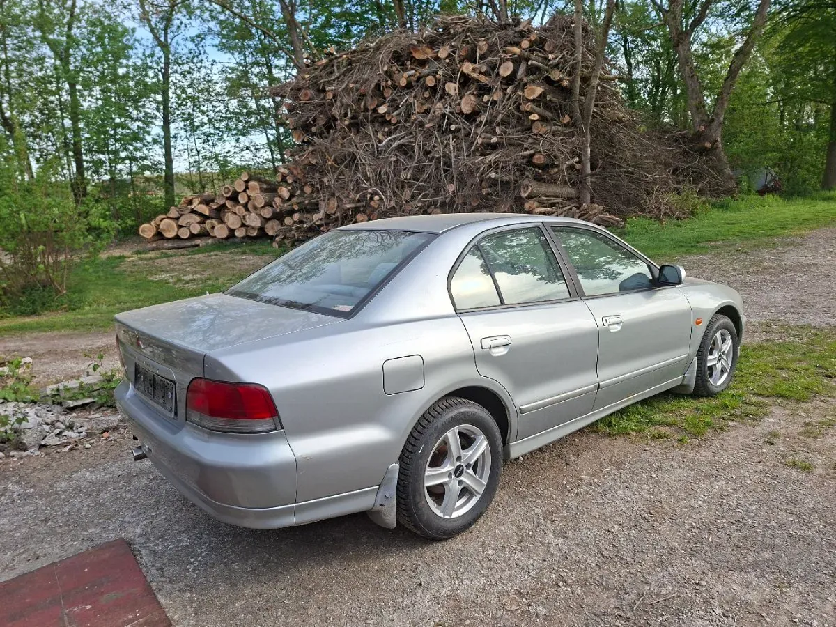 Mitsubishi Galant 1997 photo 2