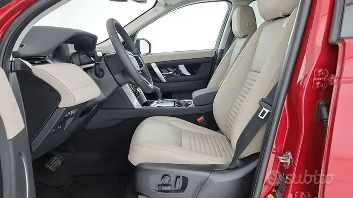 Land Rover Discovery Sport 2024 photo 3
