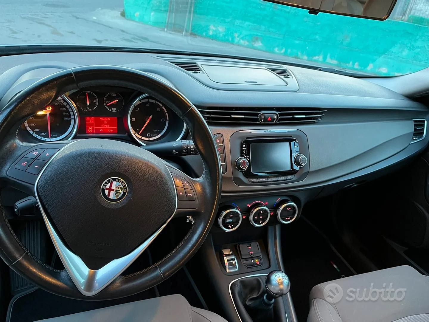 Alfa Romeo Giulietta 2015 photo 5