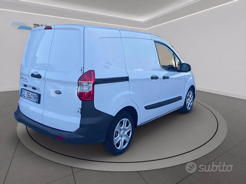 Ford Transit Courier 2022 photo 5