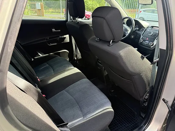 Kia Ceed 2010 photo 5