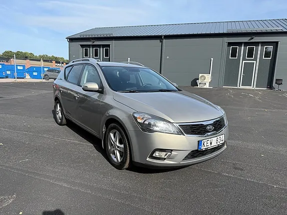 Kia Ceed 2010 photo 2
