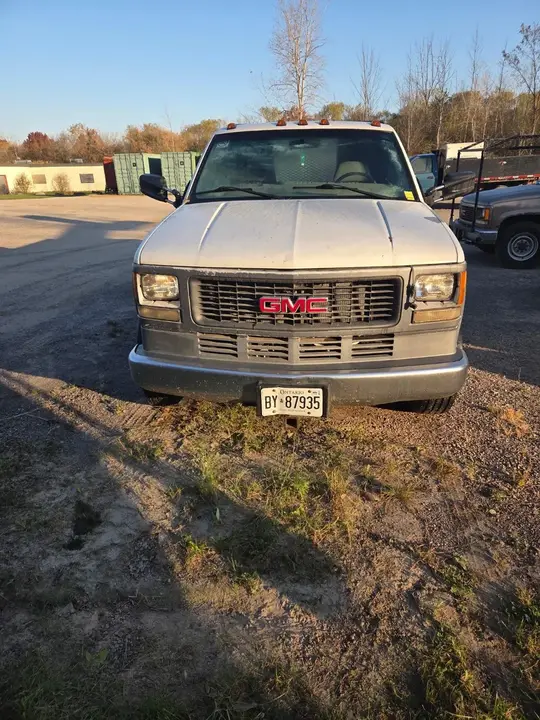 GMC Sierra 2001 photo 2