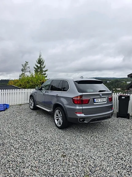 BMW X5 2010 photo 2