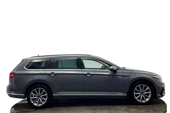 Volkswagen Passat 2023 photo 5
