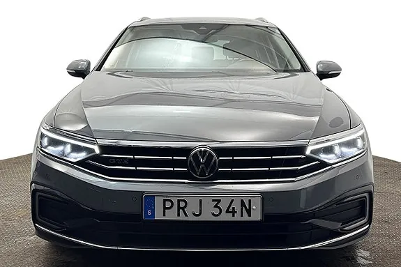 Volkswagen Passat 2023 photo 3