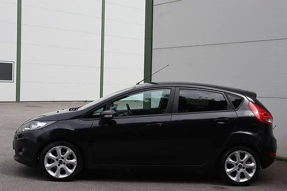 Ford Fiesta 2010 photo 4