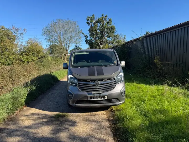 Vauxhall Vivaro 2015 photo 2