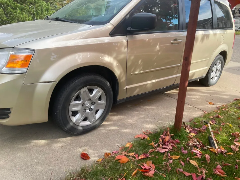 Dodge Grand Caravan 2010 photo 2