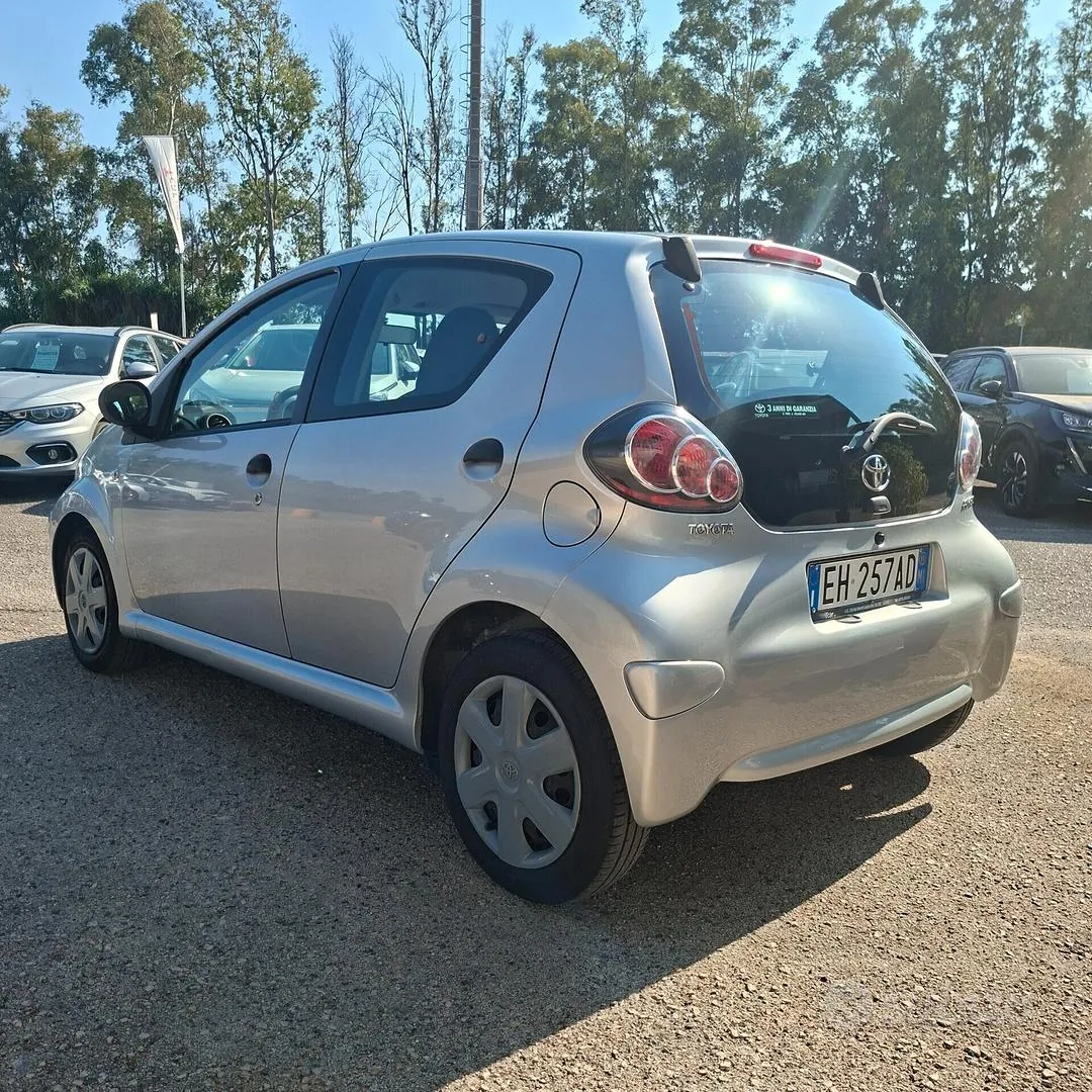 Toyota Aygo 2011 photo 5
