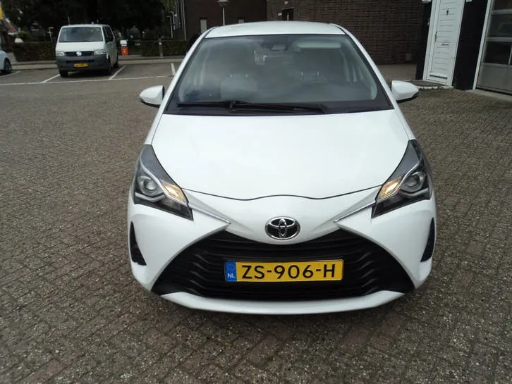 Toyota Yaris 2019 photo 2