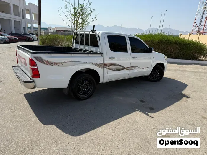 Toyota Hilux 2013 photo 4