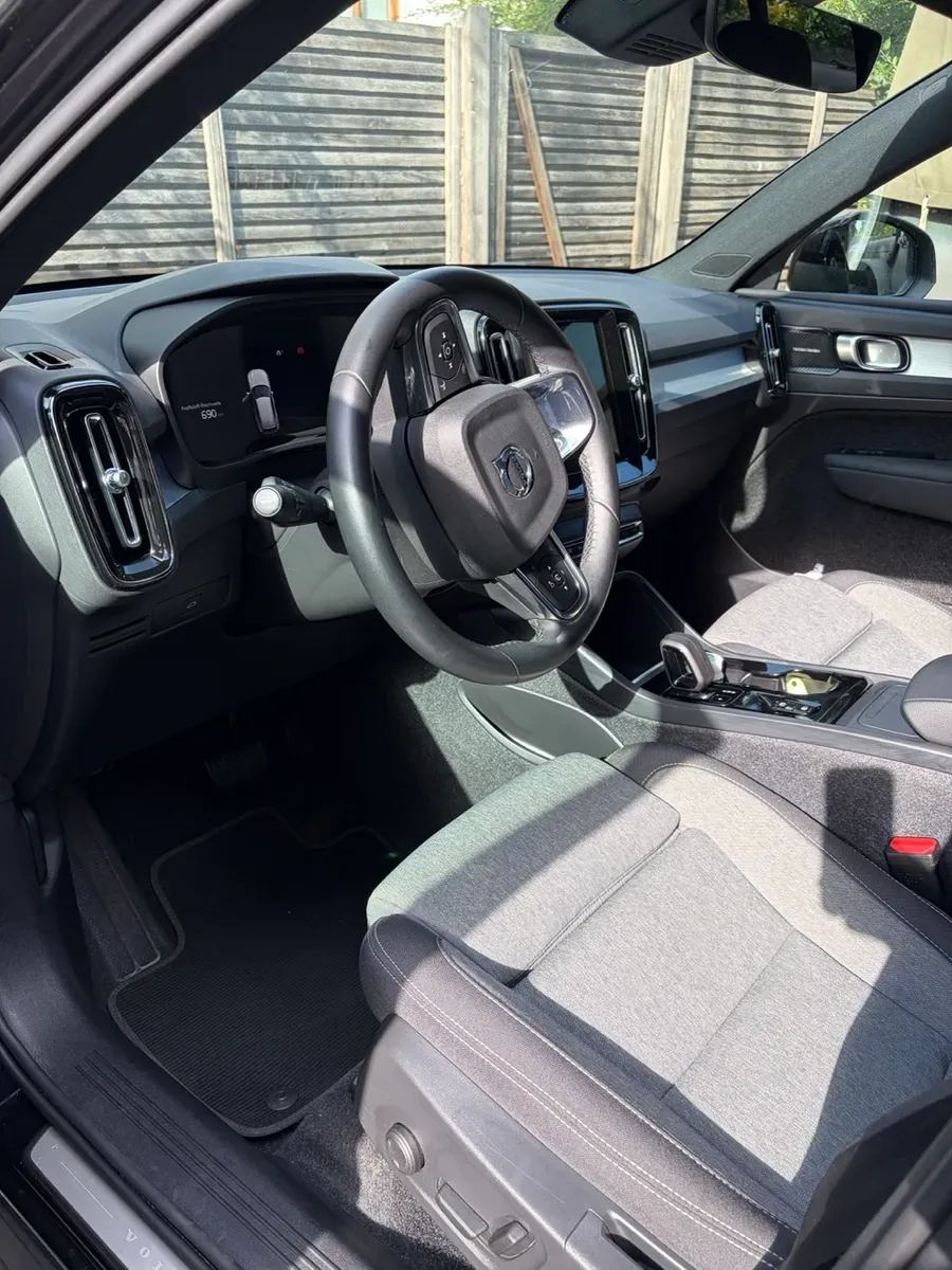 Volvo Xc40 2024 photo 2