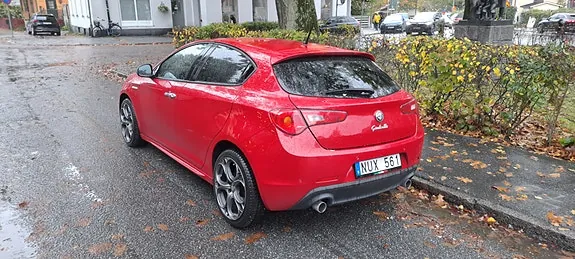 Alfa Romeo Giulietta 2013 photo 4