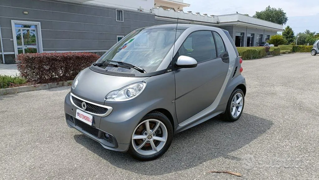 Smart Fortwo 2012 photo 2
