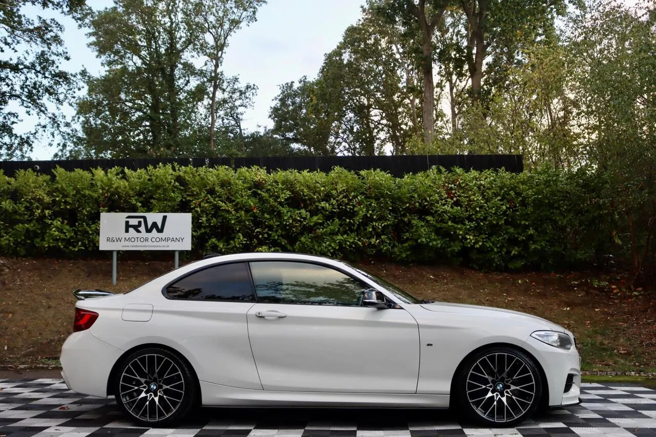 BMW 2 Series 2015 photo 2