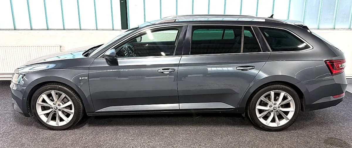 Skoda Superb 2019 photo 2