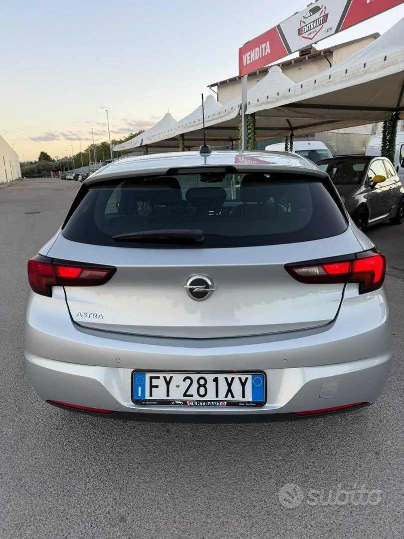 Opel Astra 2019 photo 2