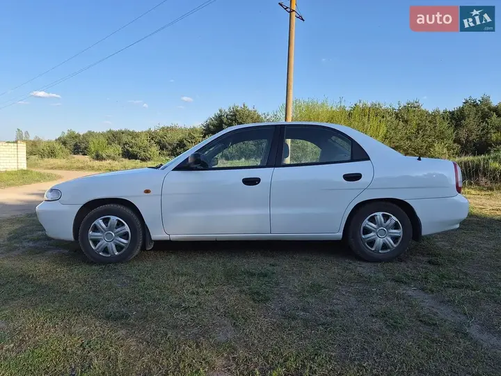 Daewoo Nubira 1998 photo 5