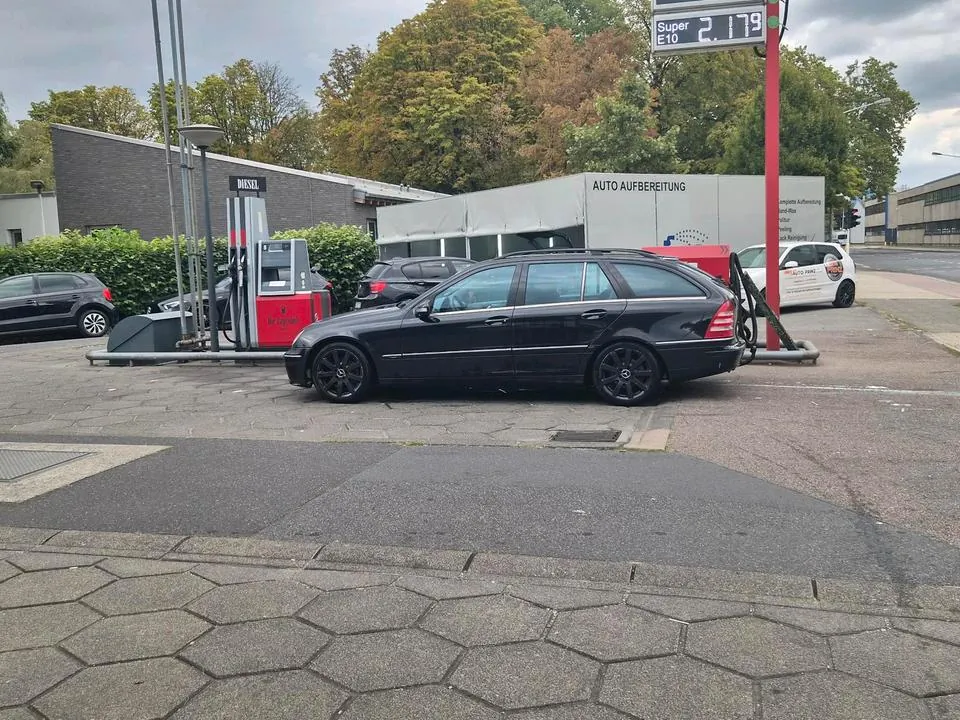 Mercedes-Benz C220
