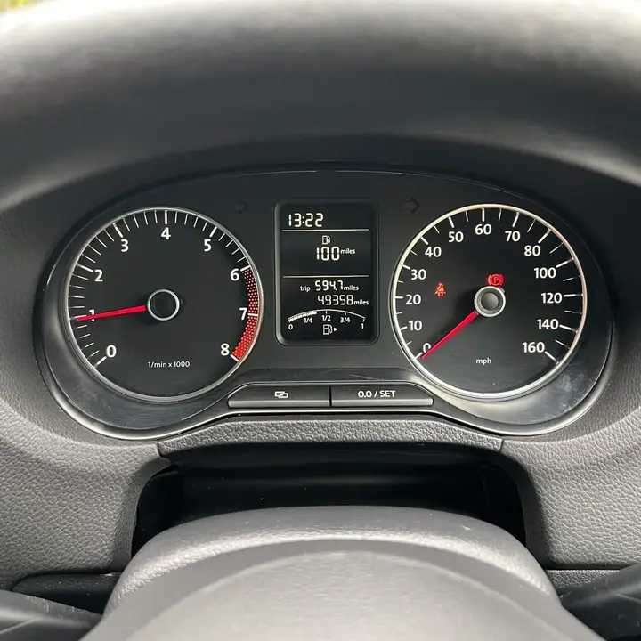 Volkswagen Polo 2012 photo 3