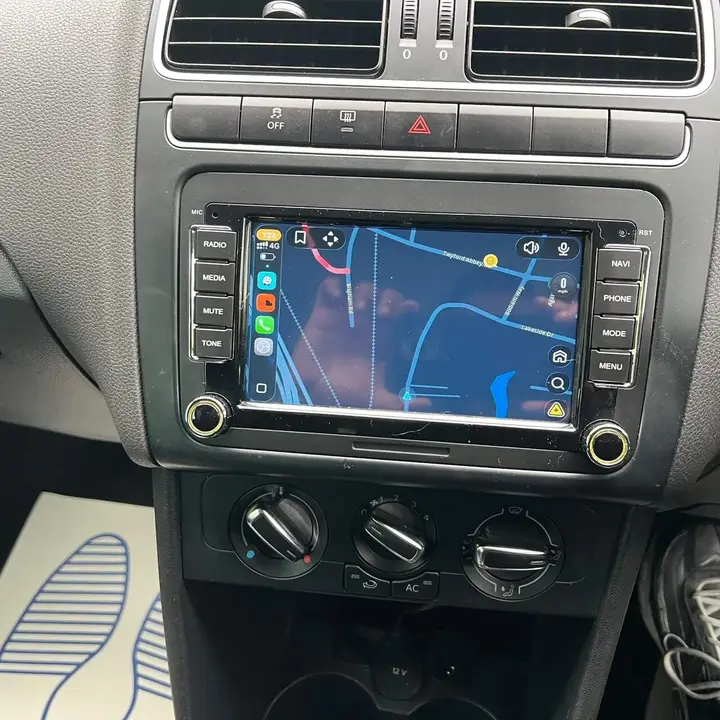 Volkswagen Polo 2012 photo 4