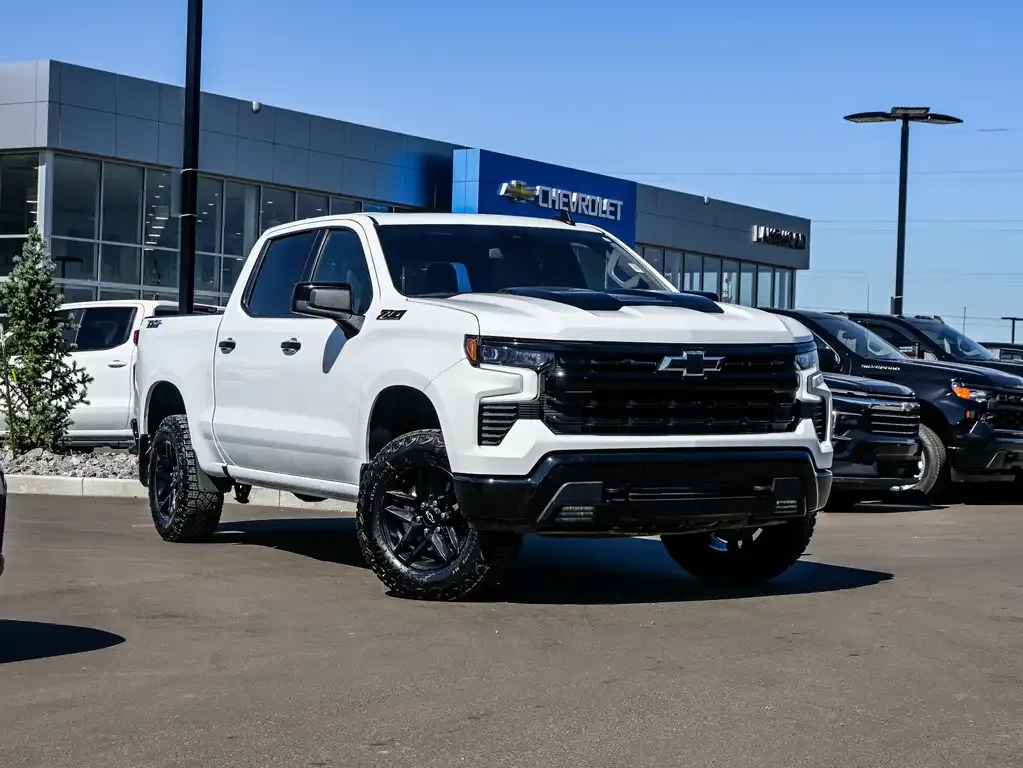 Chevrolet Silverado 1500 2025 photo 2