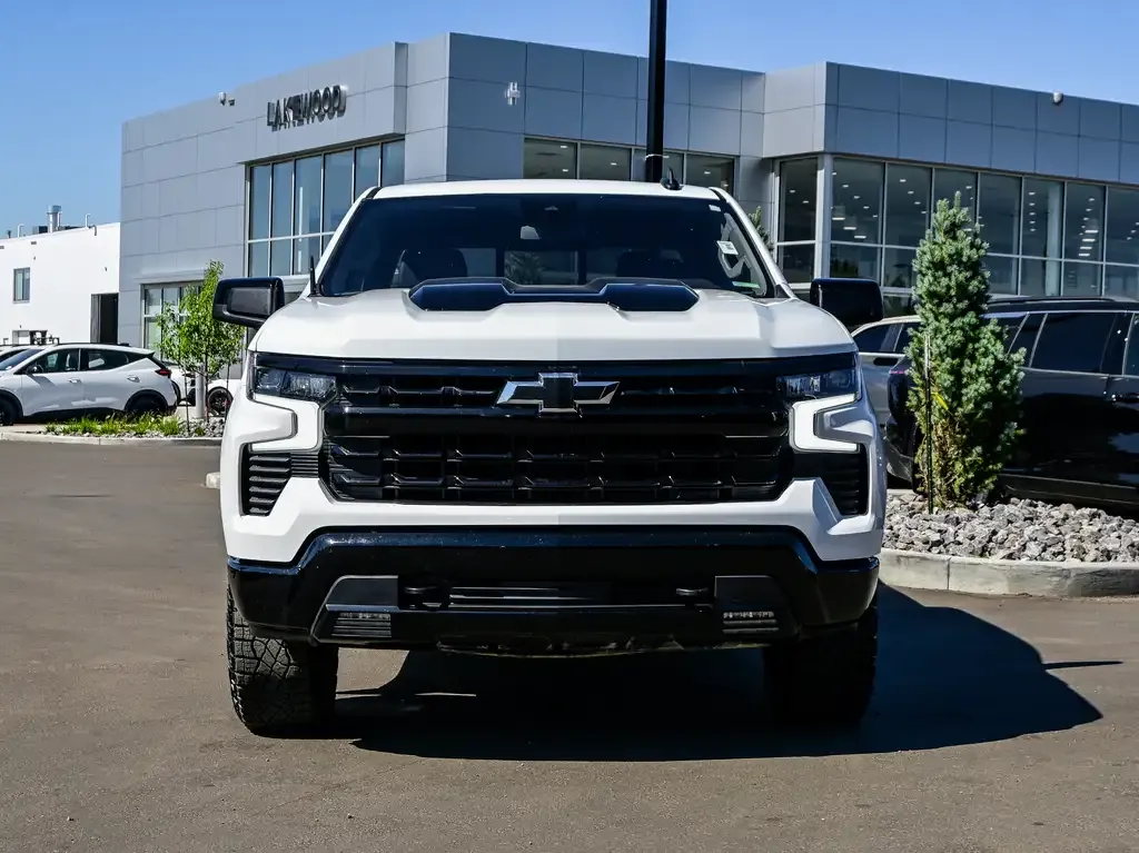 Chevrolet Silverado 1500 2025 photo 3