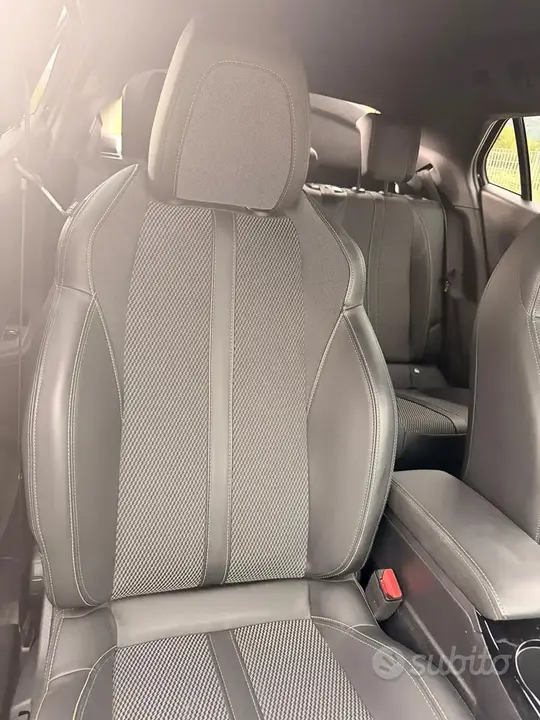 Peugeot 2008 2024 photo 5