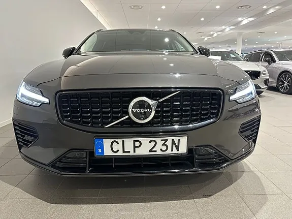 Volvo V60 2025 photo 2
