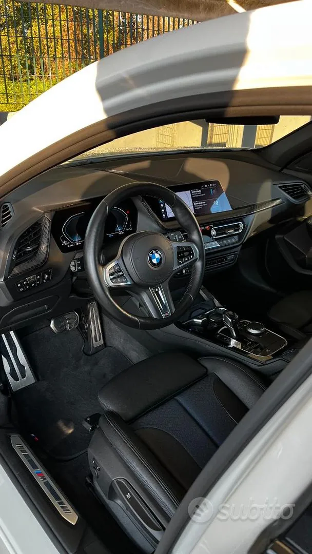 BMW 1 Series 2021 photo 3