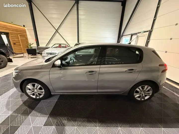 Peugeot 308 2019 photo 4