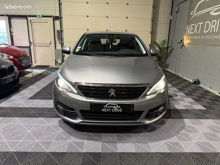 Peugeot 308 2019 photo 2